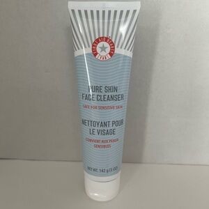 First Aid Beauty Pure Skin Face Cleanser - Blue and‎ White